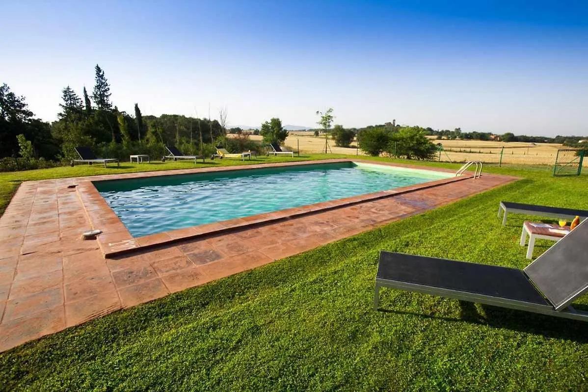 Country house Comfortable Holiday Home In Catalonia With Swimming Pool