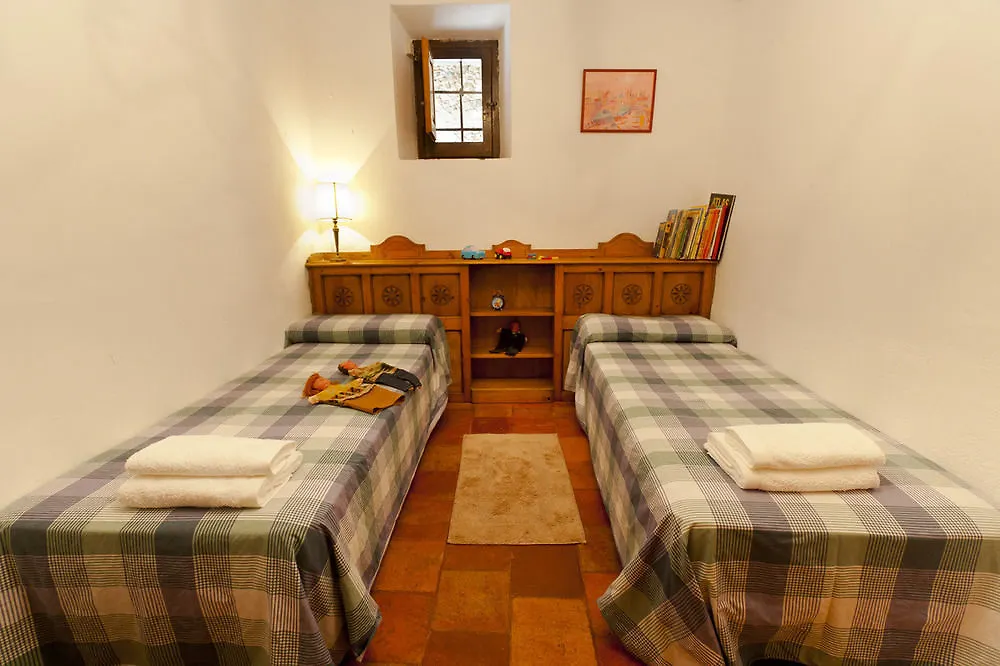 Country house Comfortable Holiday Home In Catalonia With Swimming Pool