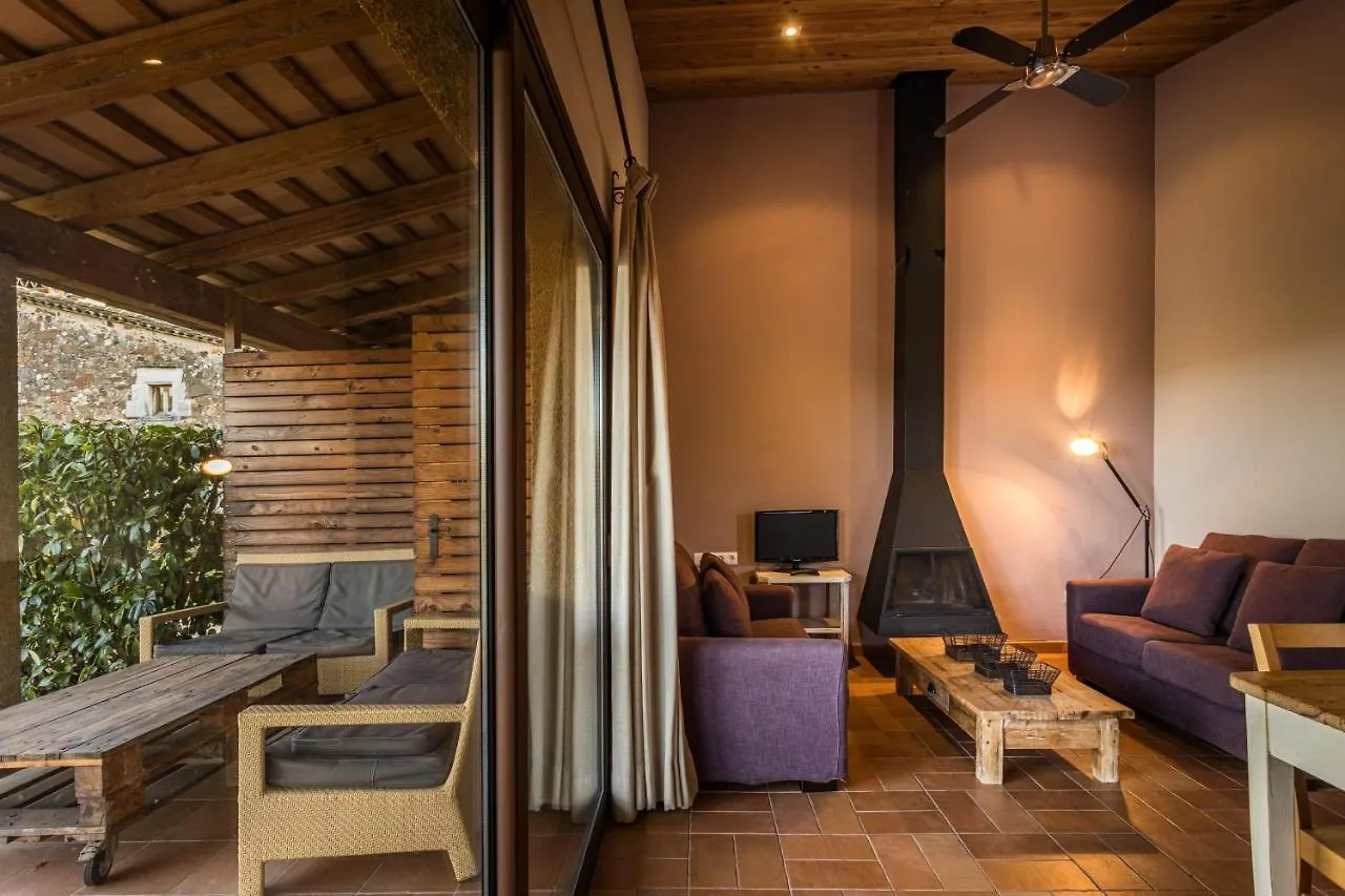 Comfortable Holiday Home In Catalonia With Swimming Pool